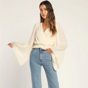 NWT Womens XL Loving Aura Ivory Smocked Long Flutter Sleeve Top